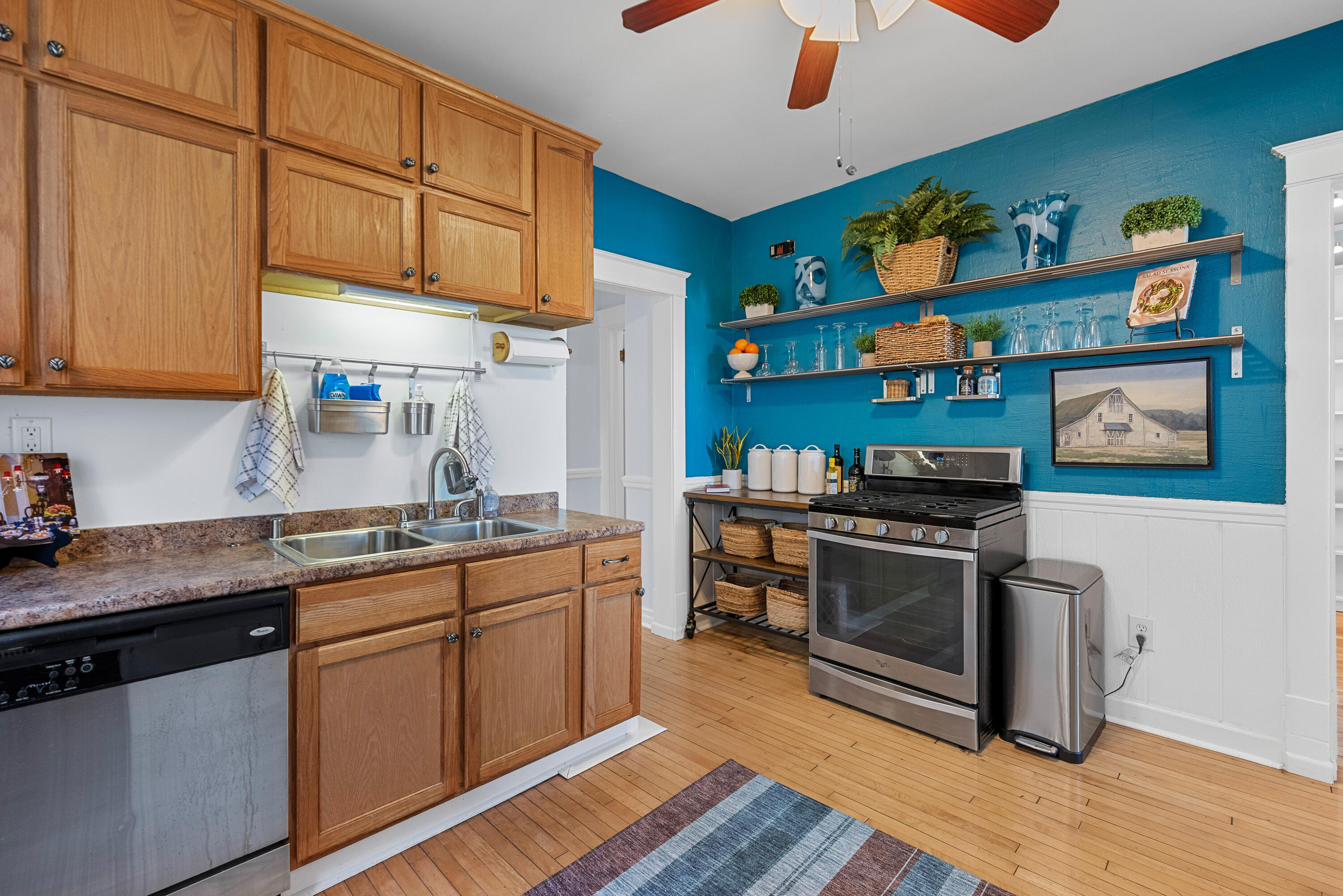 1926 East Bennett Avenue Milwaukee, WI 53207 - Photo 11 of 56 Steel Shelving Expands Storage