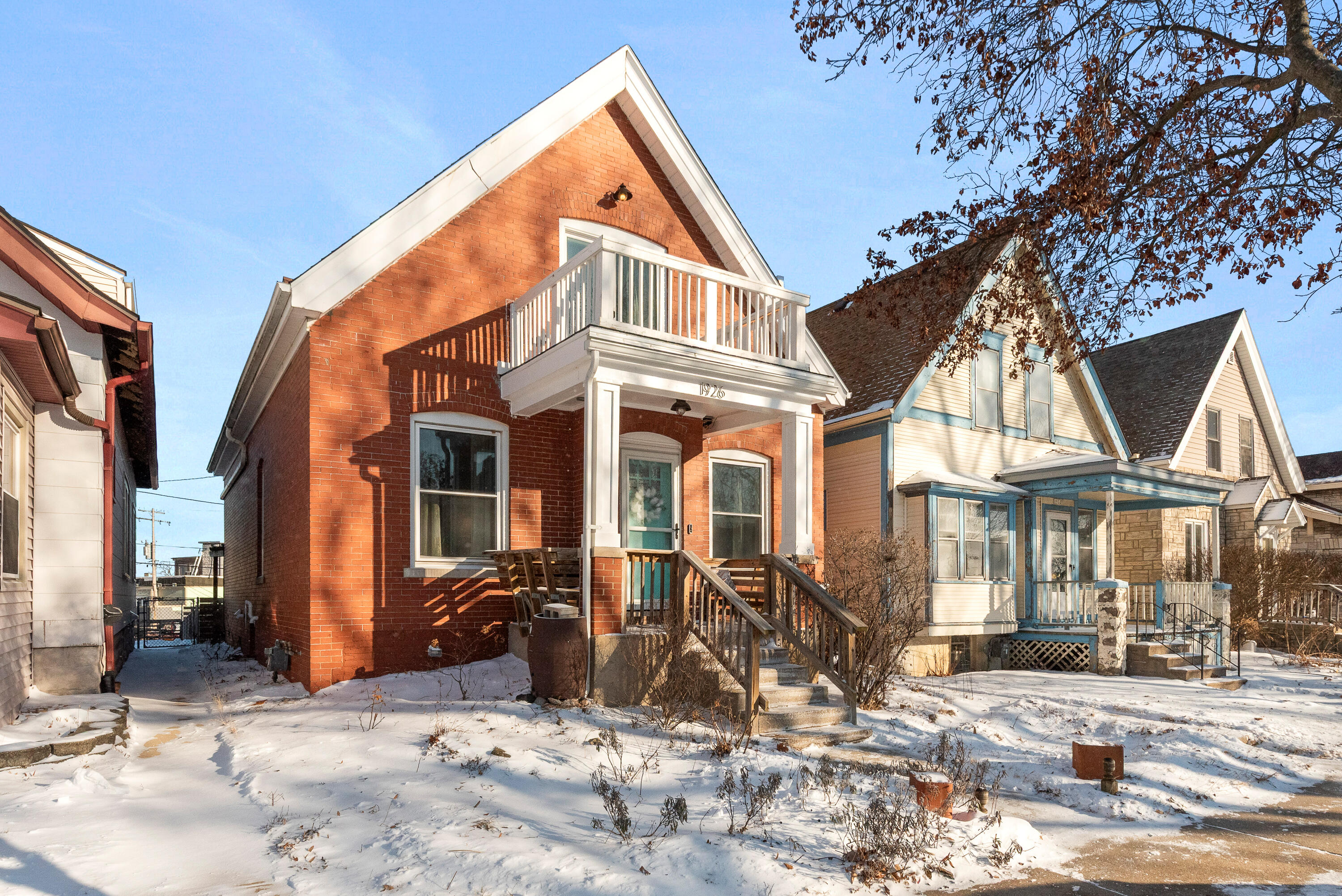 1926 East Bennett Avenue Milwaukee, WI 53207 - Photo 2 of 56 1926 E Bennett Avenue