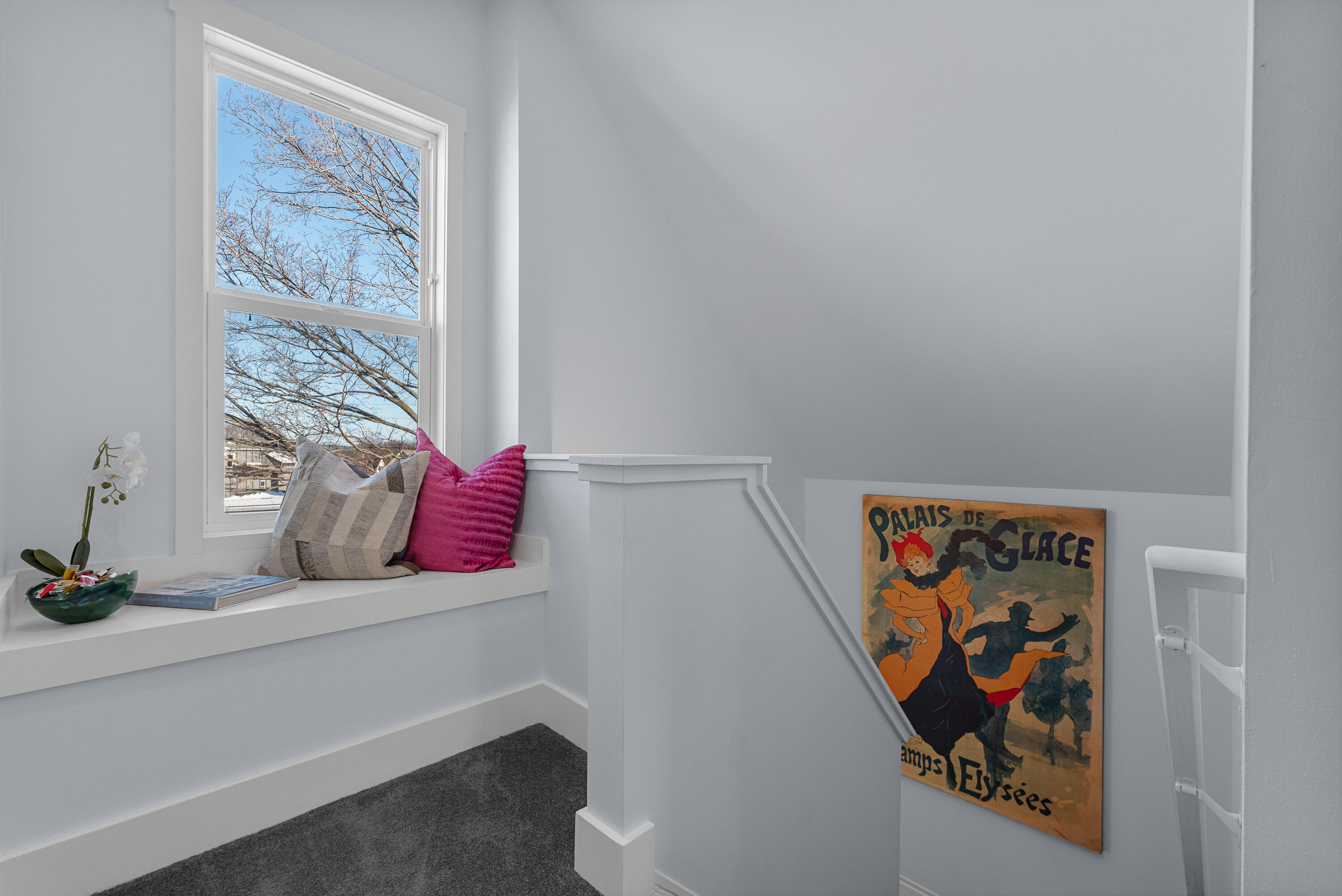 1926 East Bennett Avenue Milwaukee, WI 53207 - Photo 27 of 56 Stairway w/Window Seat