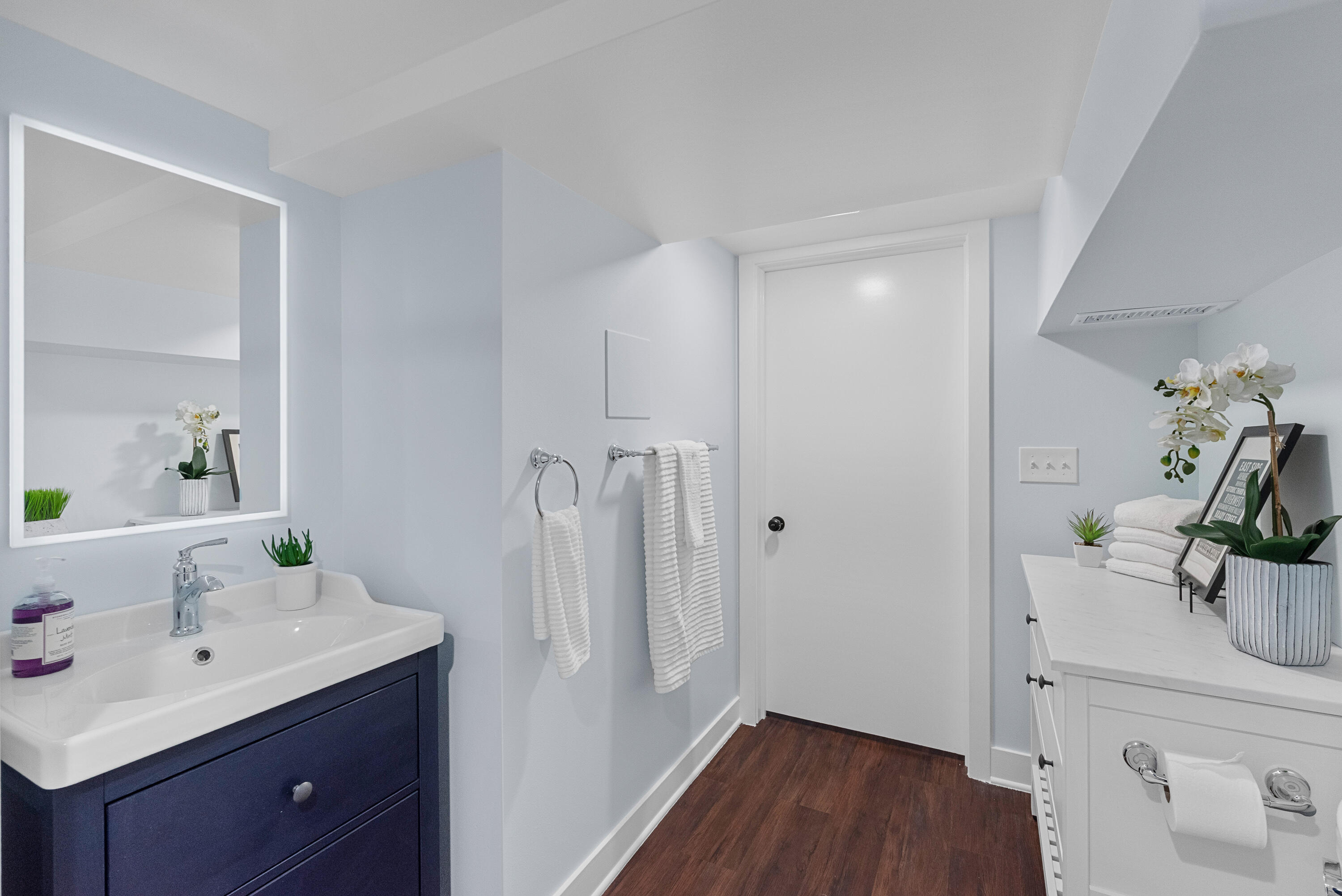 1926 East Bennett Avenue Milwaukee, WI 53207 - Photo 40 of 56 Vanity w/Lighted Mirror