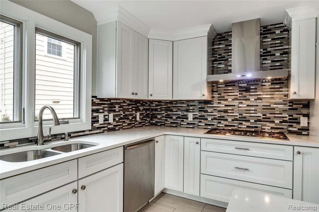 744 Lincoln Road Grosse Pointe, MI 48230 - Photo 14 of 42 13 Kitchen.jpg