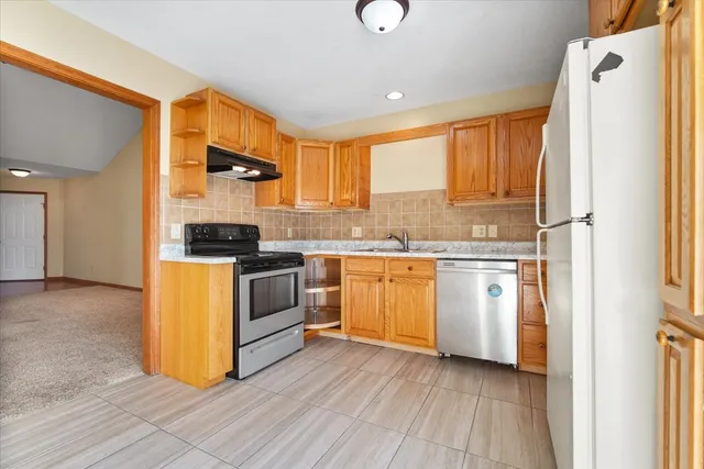 $200,000 | 2716 Westbrook Drive, Bloomington, IL 61705