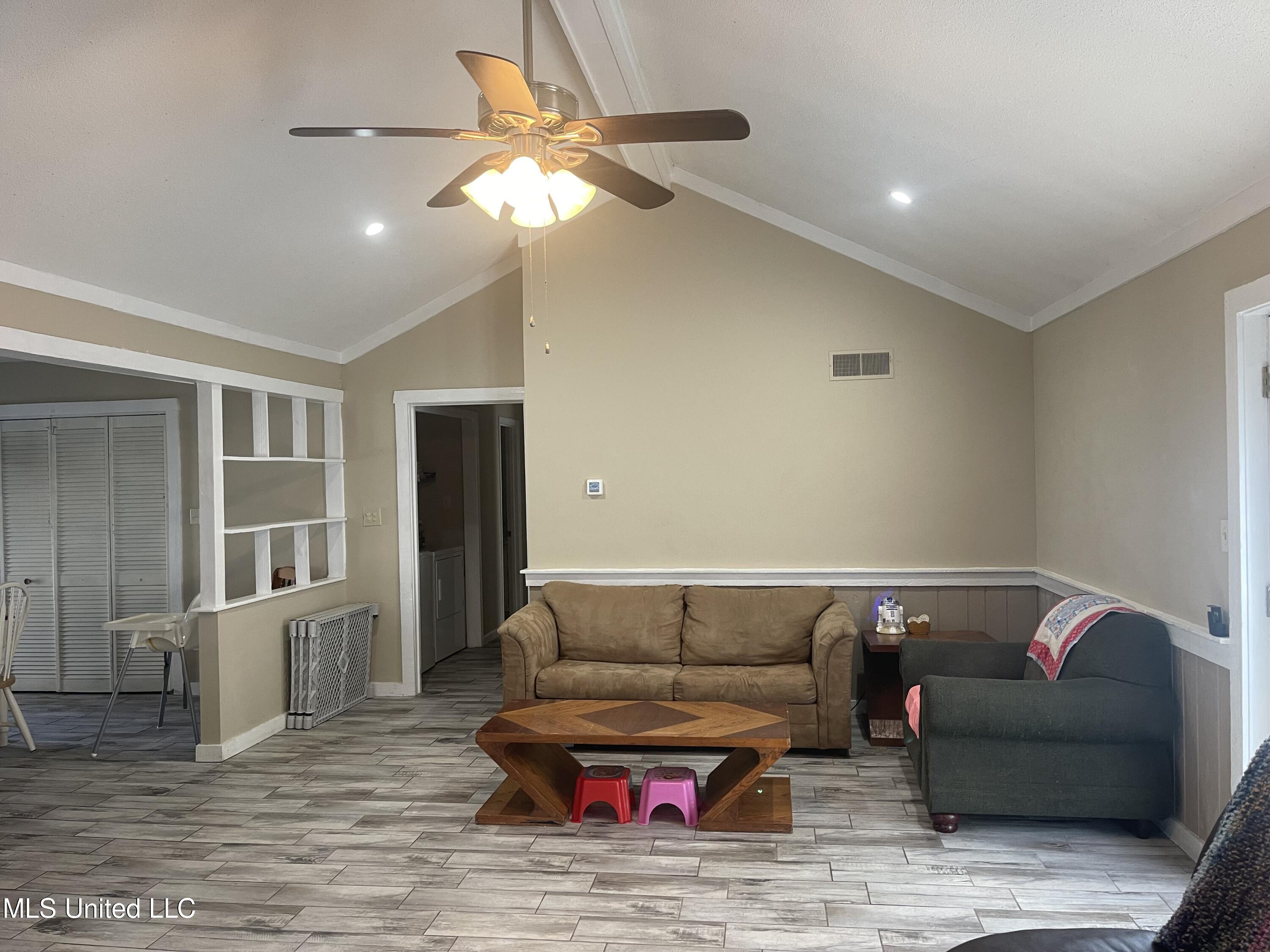 4519 Bienville Road Nesbit, MS 38651 - Photo 3 of 24 IMG-9478