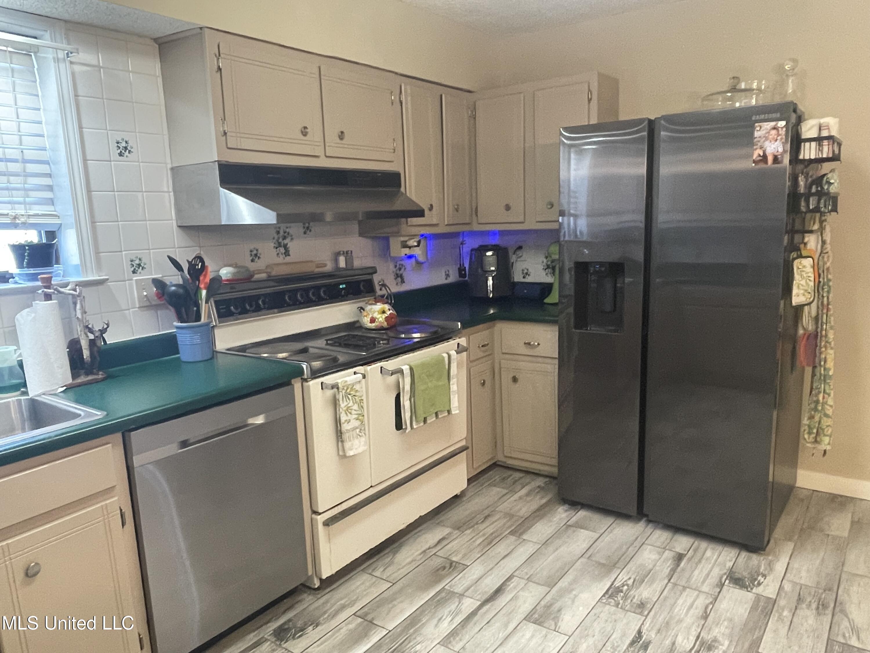 4519 Bienville Road Nesbit, MS 38651 - Photo 6 of 24 IMG-9484