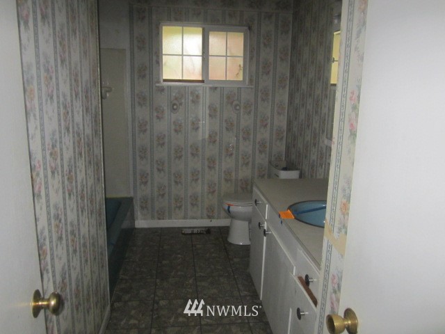 7744 Russell Road Concrete, WA 98237 - Photo 5 of 15 Gallery Image 5