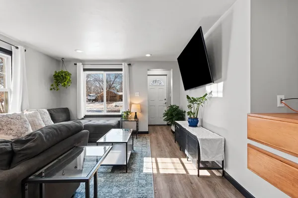 $279,900 | 1109 South 6th Street, De Pere, WI 54115