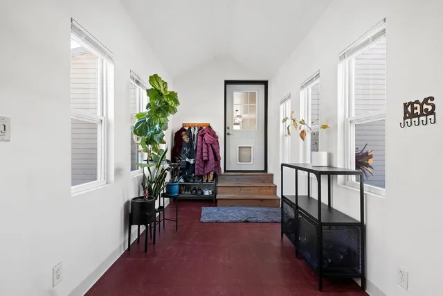 $279,900 | 1109 South 6th Street, De Pere, WI 54115