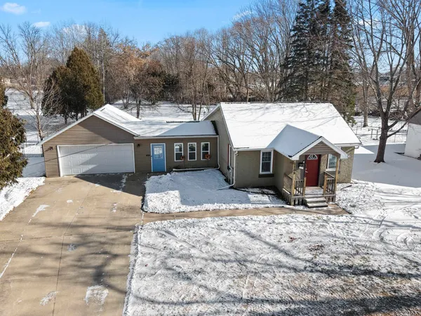 $279,900 | 1109 South 6th Street, De Pere, WI 54115