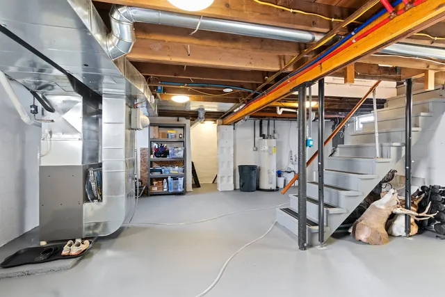 $279,900 | 1109 South 6th Street, De Pere, WI 54115