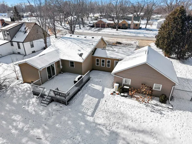 $279,900 | 1109 South 6th Street, De Pere, WI 54115