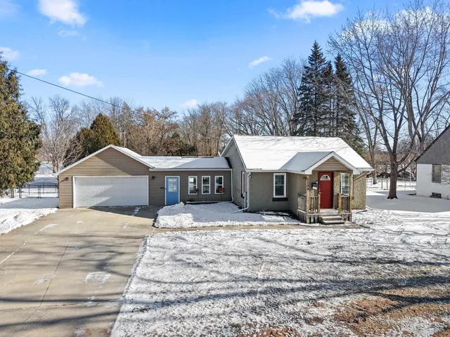$279,900 | 1109 South 6th Street, De Pere, WI 54115