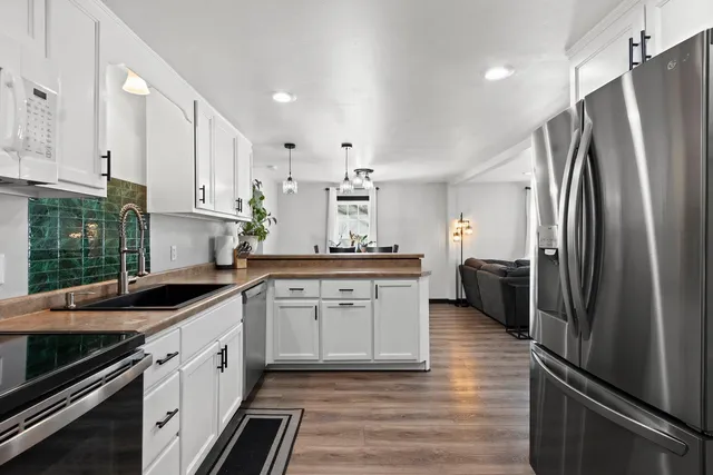 $279,900 | 1109 South 6th Street, De Pere, WI 54115