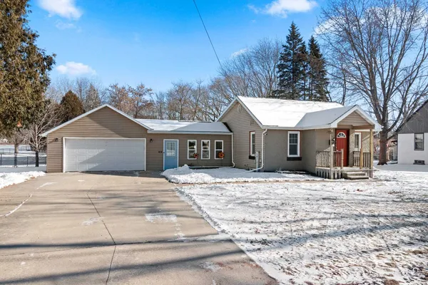 $279,900 | 1109 South 6th Street, De Pere, WI 54115