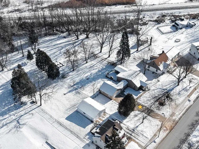 $279,900 | 1109 South 6th Street, De Pere, WI 54115