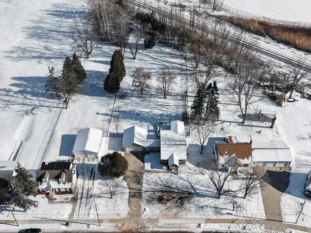 $279,900 | 1109 South 6th Street, De Pere, WI 54115