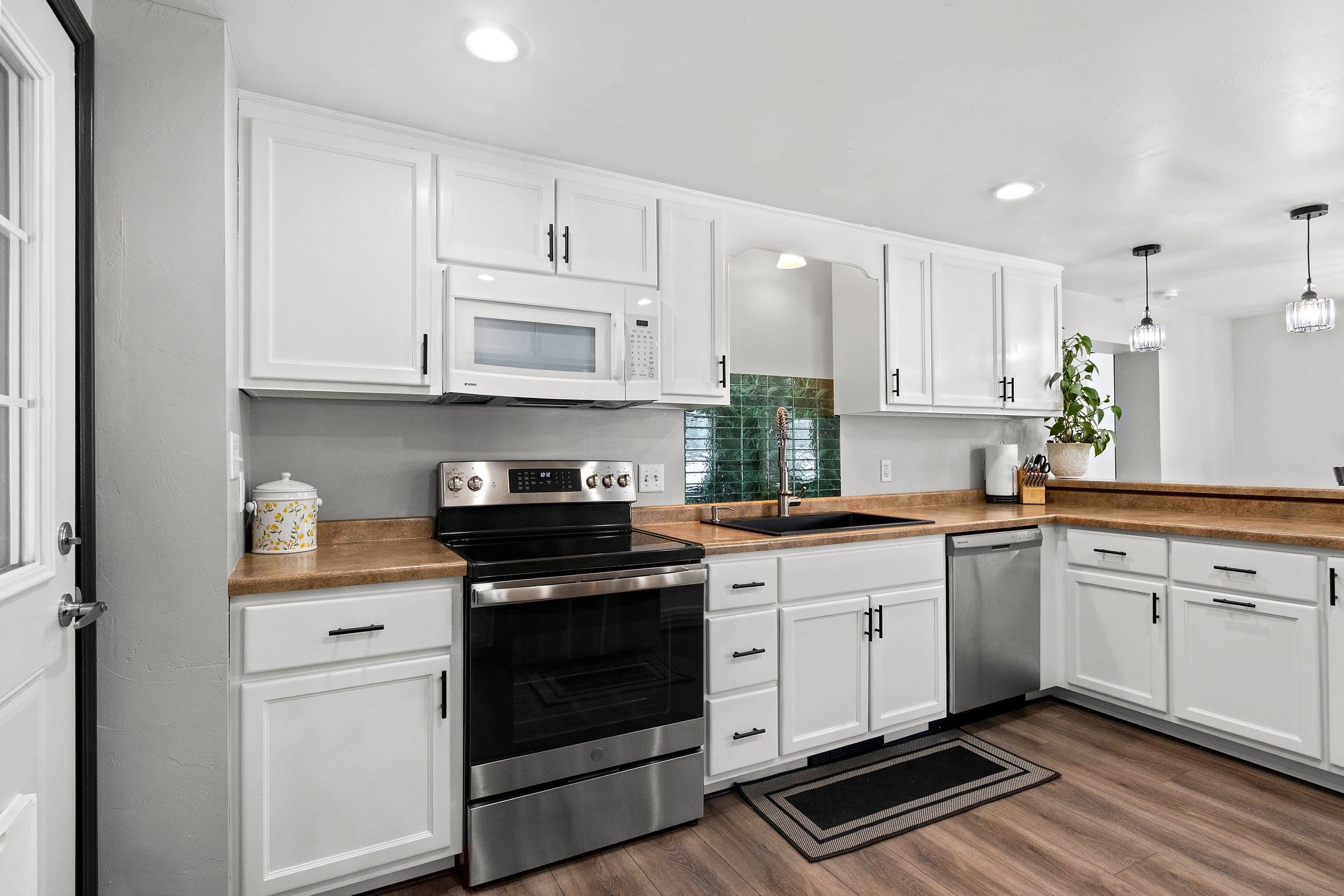 1109 South 6th Street De Pere, WI 54115 - Photo 6 of 77