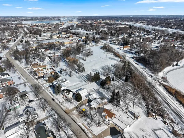 $279,900 | 1109 South 6th Street, De Pere, WI 54115