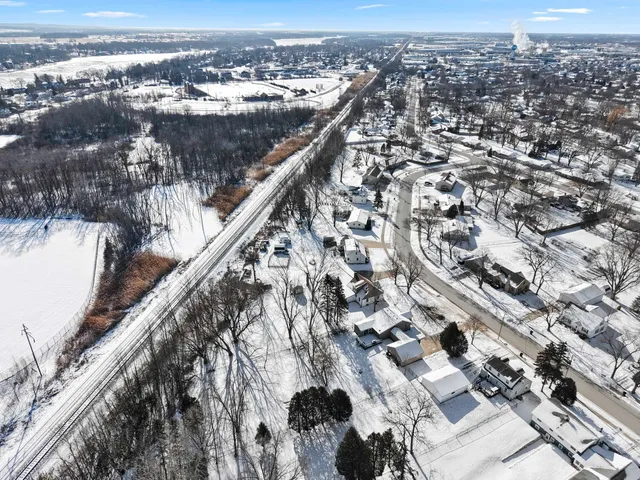 $279,900 | 1109 South 6th Street, De Pere, WI 54115