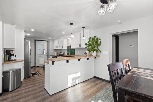 $279,900 | 1109 South 6th Street, De Pere, WI 54115