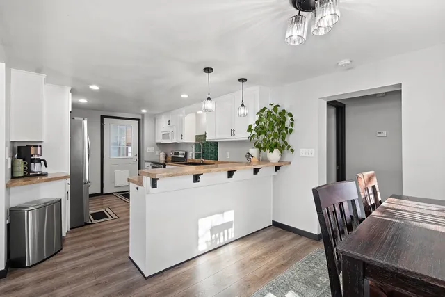 $279,900 | 1109 South 6th Street, De Pere, WI 54115