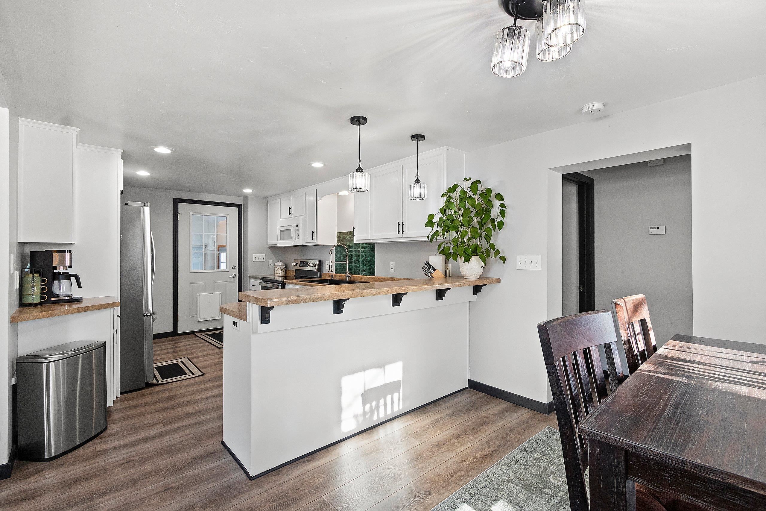 1109 South 6th Street De Pere, WI 54115 - Photo 9 of 77