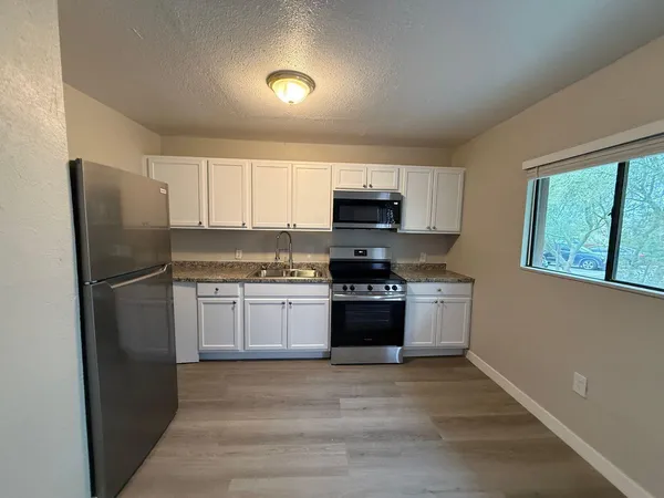 $1,000 | 1537 West Pierce Street, Unit 2, Phoenix, AZ 85007