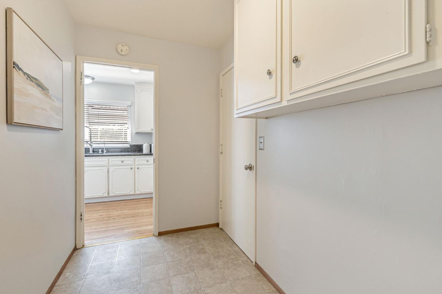 824 Buchser Way San Jose, CA 95125 - Photo 39 of 50 a view of cabinets and window