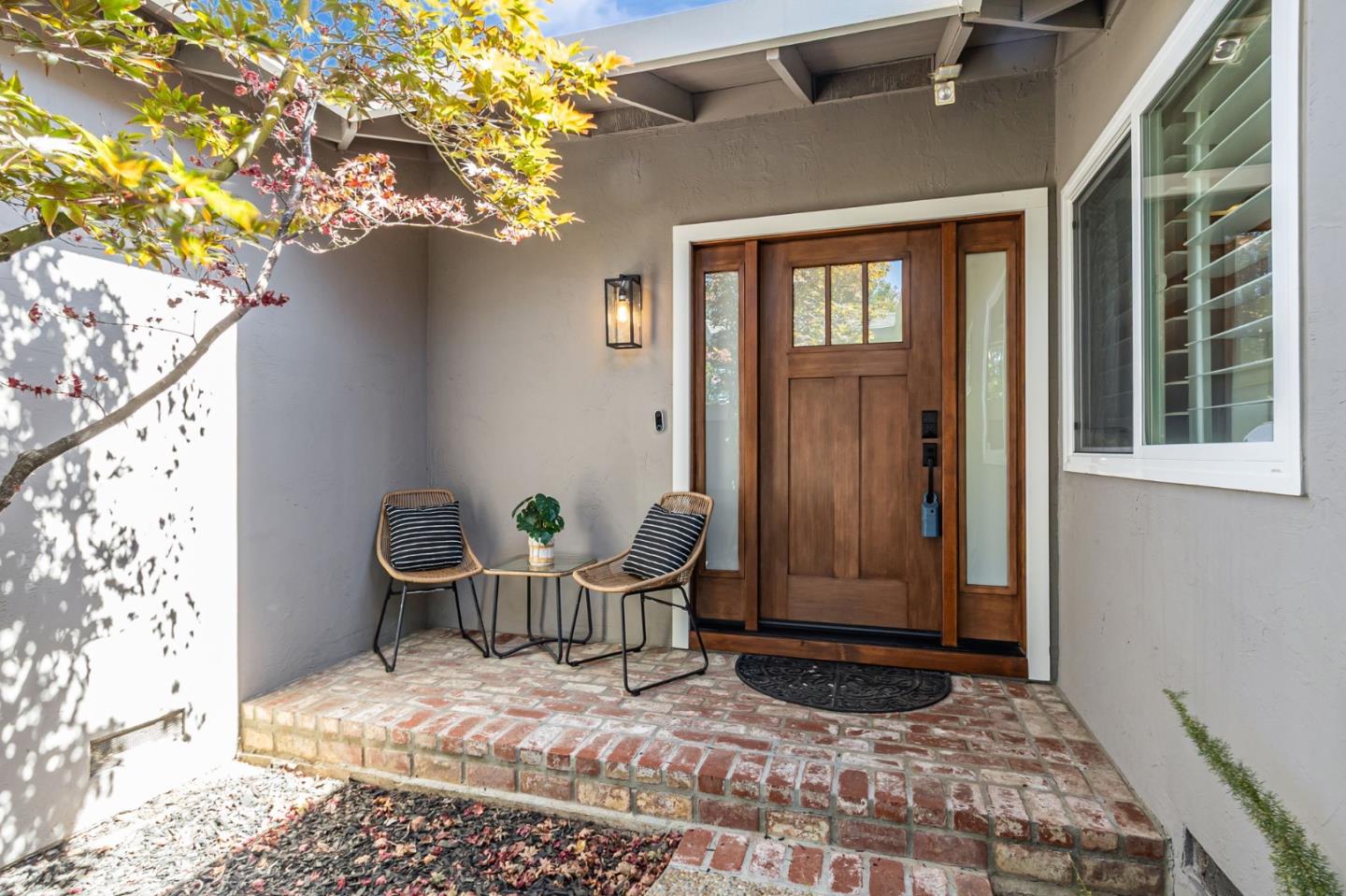 824 Buchser Way San Jose, CA 95125 - Photo 6 of 50 a bedroom with a bed and a window