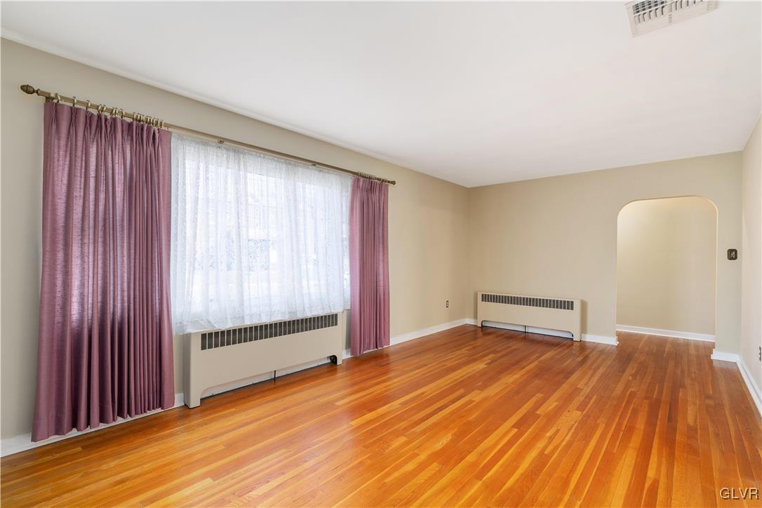 1523 Spring Street Bethlehem, PA 18018 - Photo 27 of 47 LIVING ROOM - LARGE WINDOW GIVES LOTS OF LIGHT