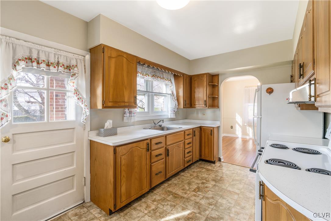 1523 Spring Street Bethlehem, PA 18018 - Photo 32 of 47 KITCHEN WITH ACCESS TO BACK YARD.