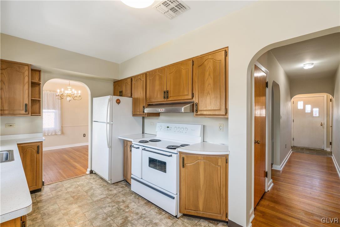 1523 Spring Street Bethlehem, PA 18018 - Photo 33 of 47 KITCHEN