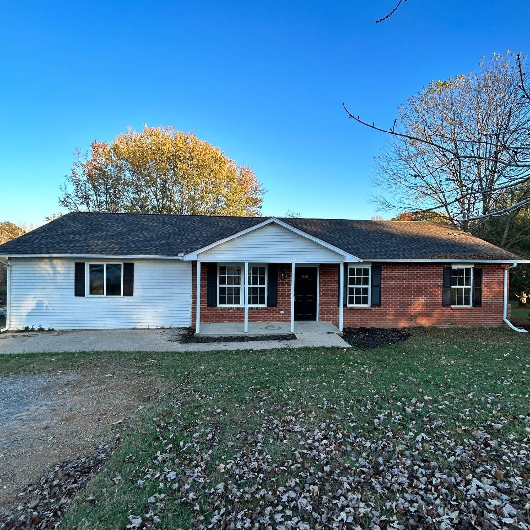 646 Butler Road Portland, TN 37148 - Photo 3 of 11 front view of a house with a yard