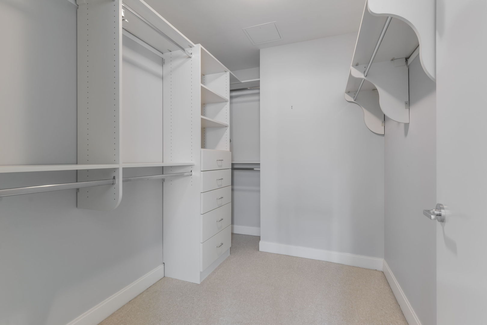 340 East Randolph Street, Unit 2905 Chicago, IL 60601 - Photo 11 of 14