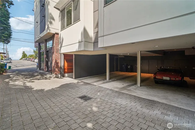 $700,000 | 6312 32nd Avenue Northwest, Unit C, Seattle, WA 98107
