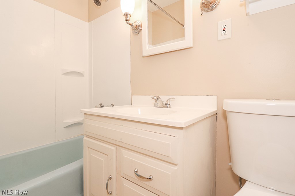 1175 Pomona Road Cleveland Heights, OH 44121 - Photo 15 of 34