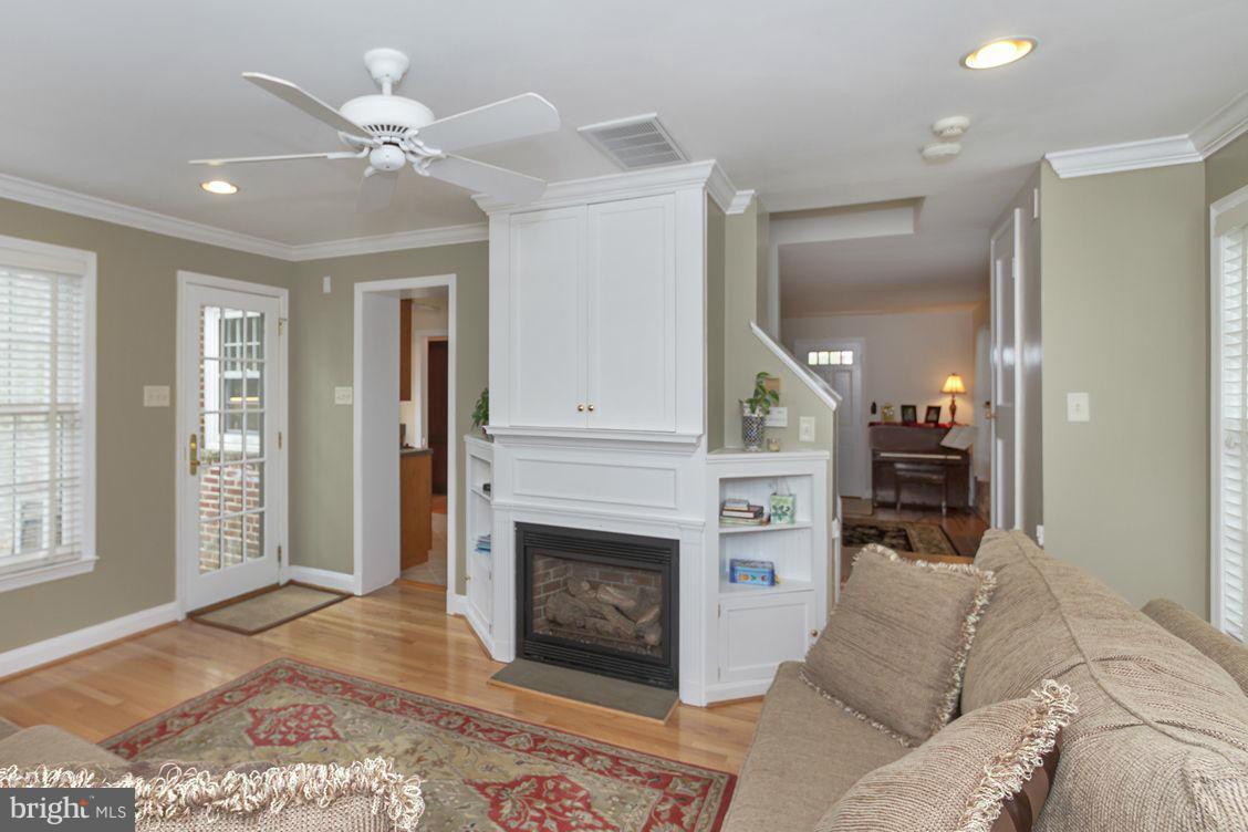 814 Olmstead Road Baltimore, MD 21208 - Photo 14 of 30 Family Rm w/french door to wrap around deck