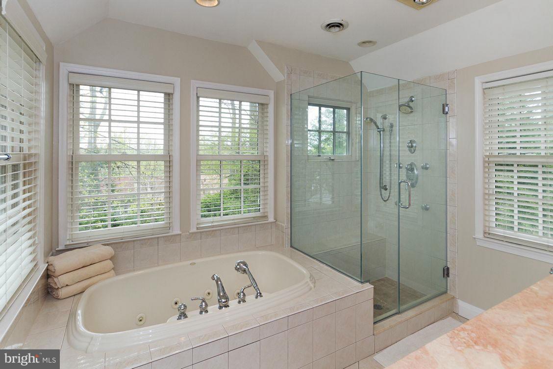 814 Olmstead Road Baltimore, MD 21208 - Photo 5 of 30 Master bath w/full glass shower