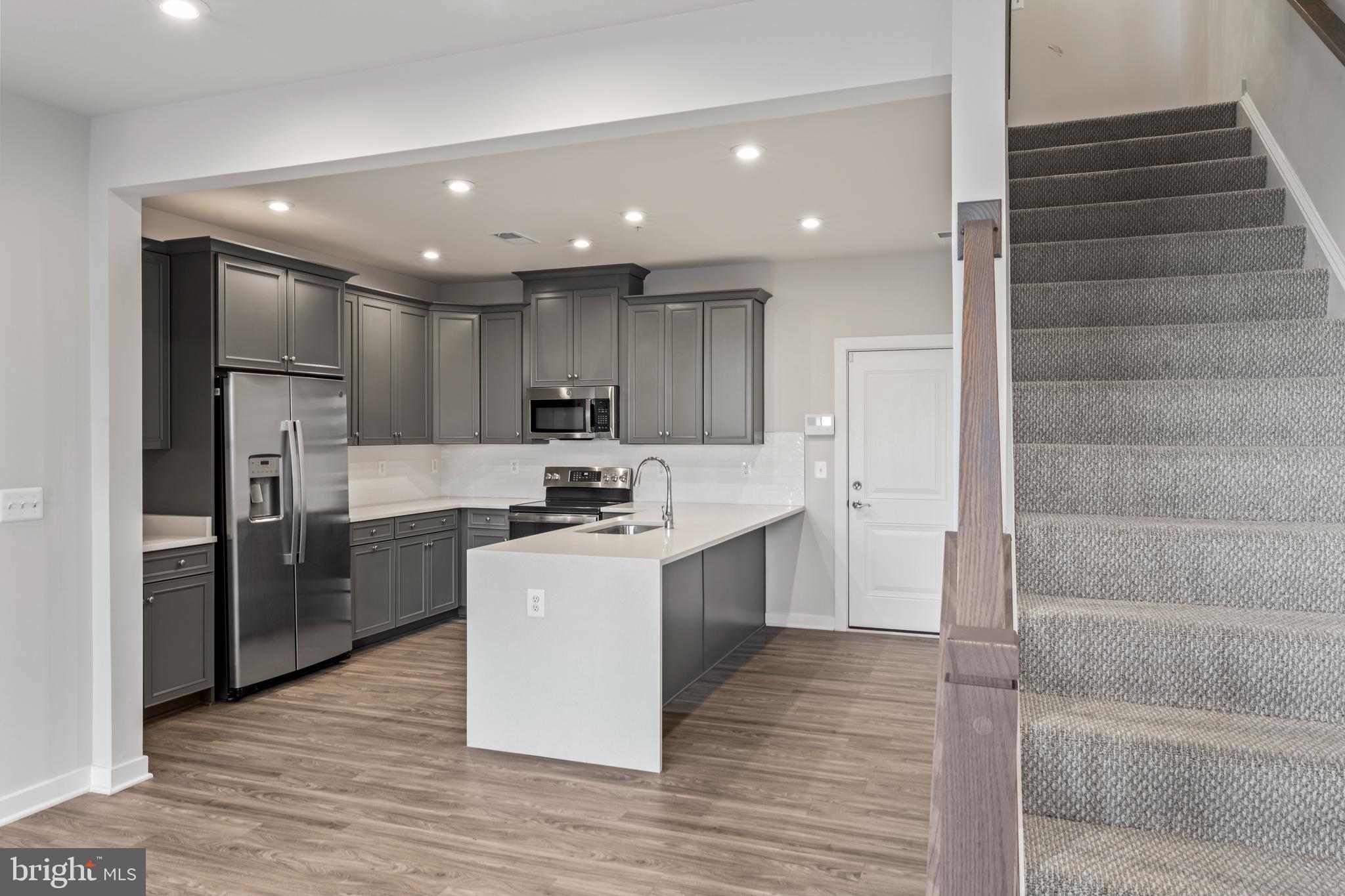 20320 Newfoundland Square Ashburn, VA 20147 - Photo 12 of 53 Kitchen