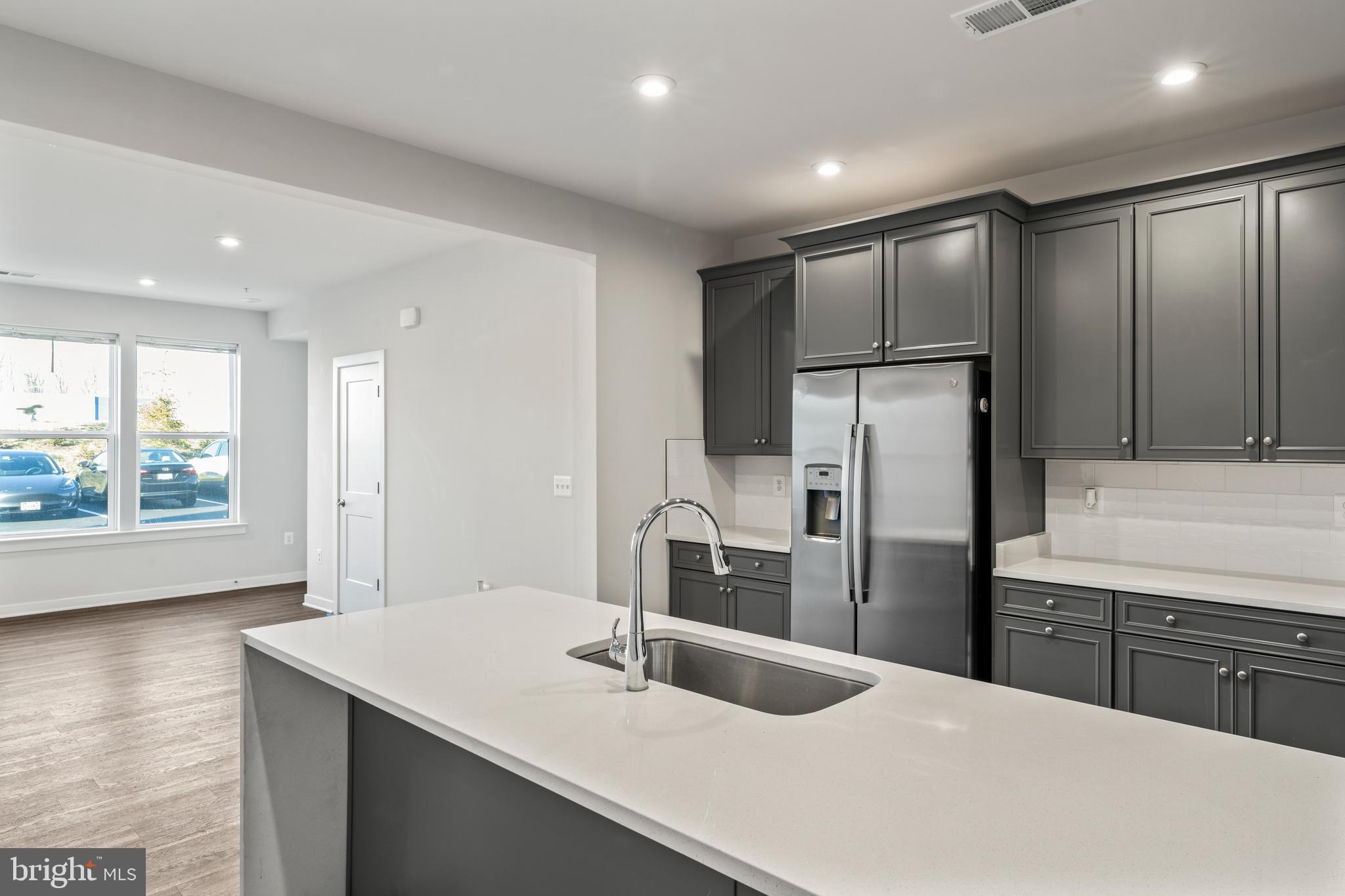 20320 Newfoundland Square Ashburn, VA 20147 - Photo 15 of 53 Kitchen