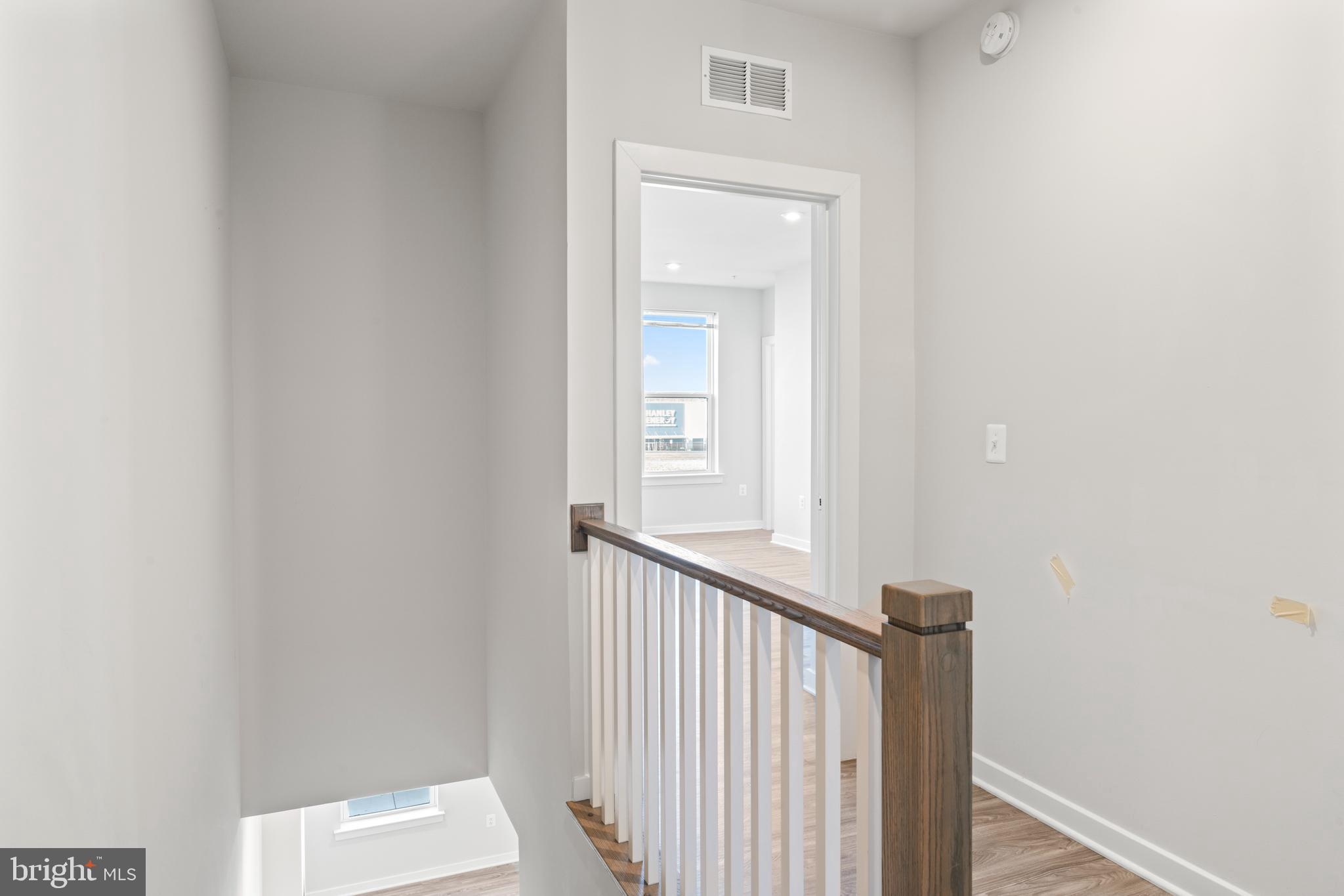 20320 Newfoundland Square Ashburn, VA 20147 - Photo 23 of 53 Landing