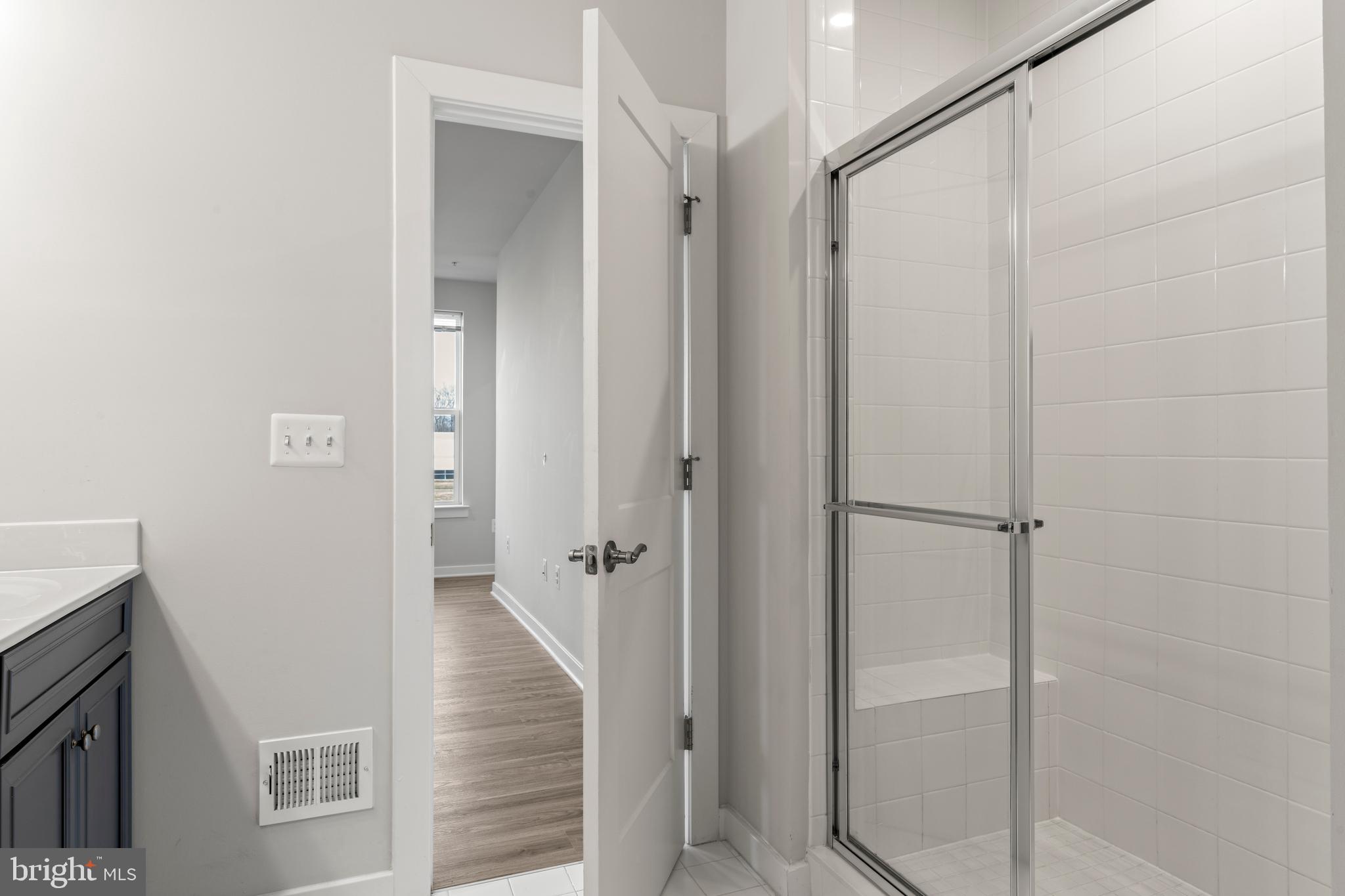 20320 Newfoundland Square Ashburn, VA 20147 - Photo 29 of 53 Master bath