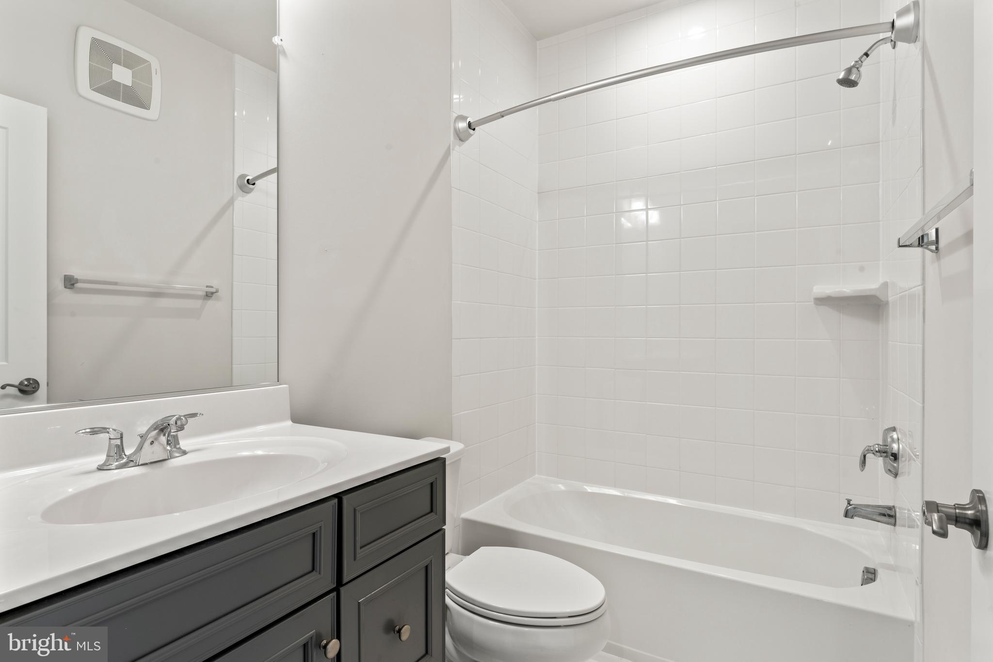 20320 Newfoundland Square Ashburn, VA 20147 - Photo 36 of 53 bath