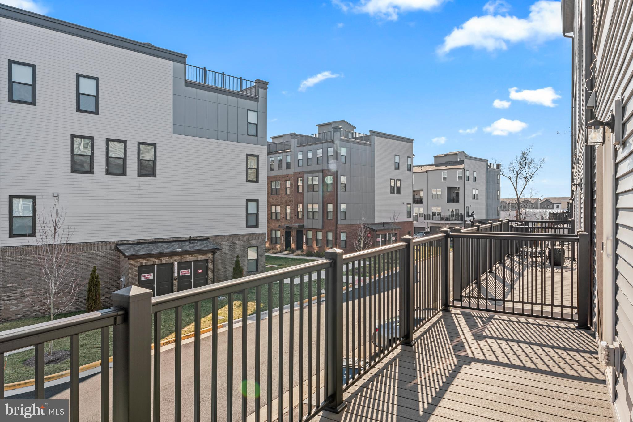 20320 Newfoundland Square Ashburn, VA 20147 - Photo 45 of 53 Balcony