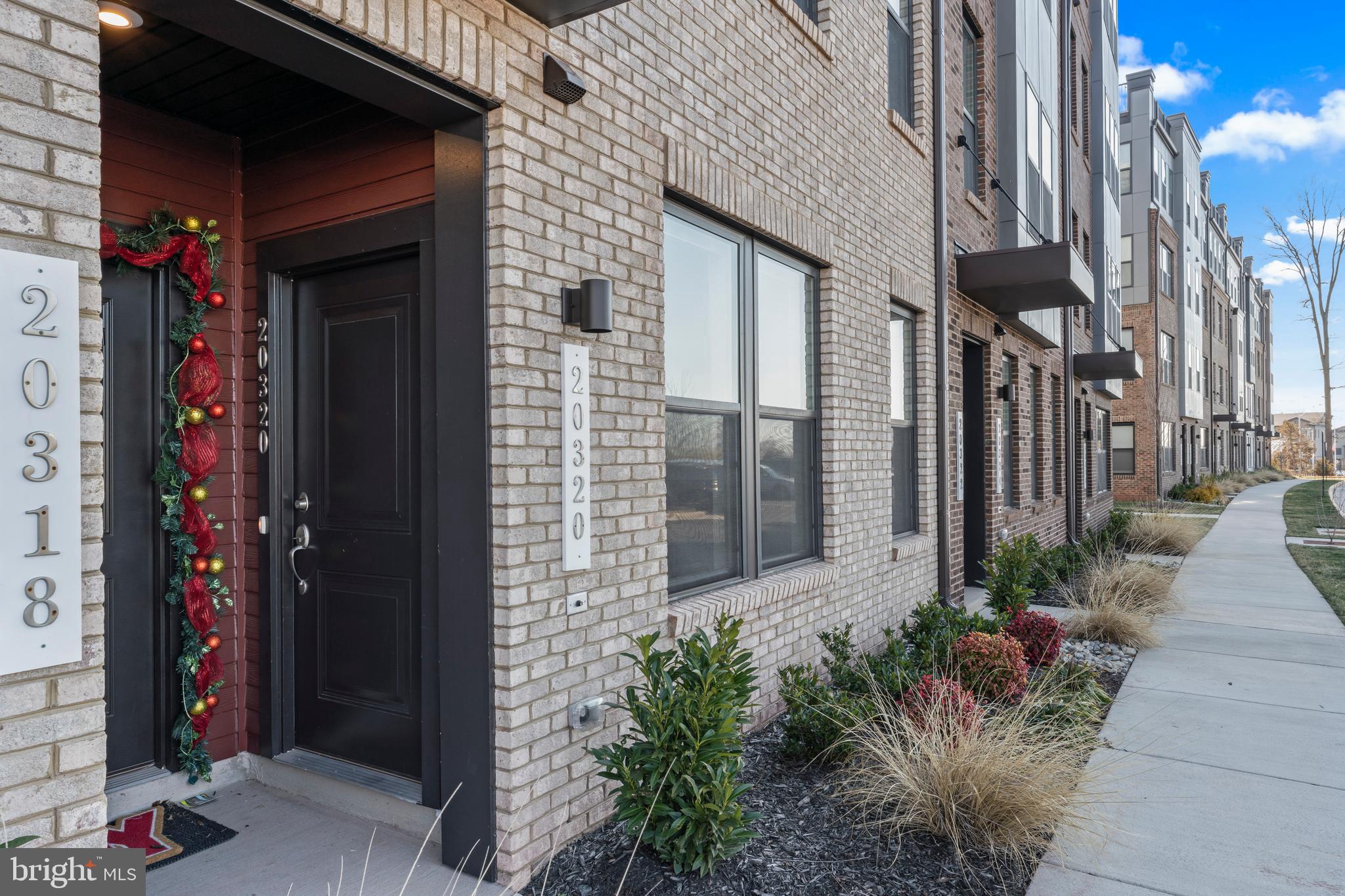 20320 Newfoundland Square Ashburn, VA 20147 - Photo 47 of 53 Entrance