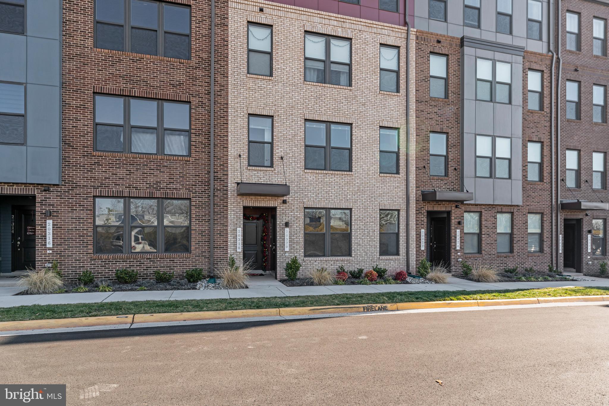 20320 Newfoundland Square Ashburn, VA 20147 - Photo 48 of 53 Front