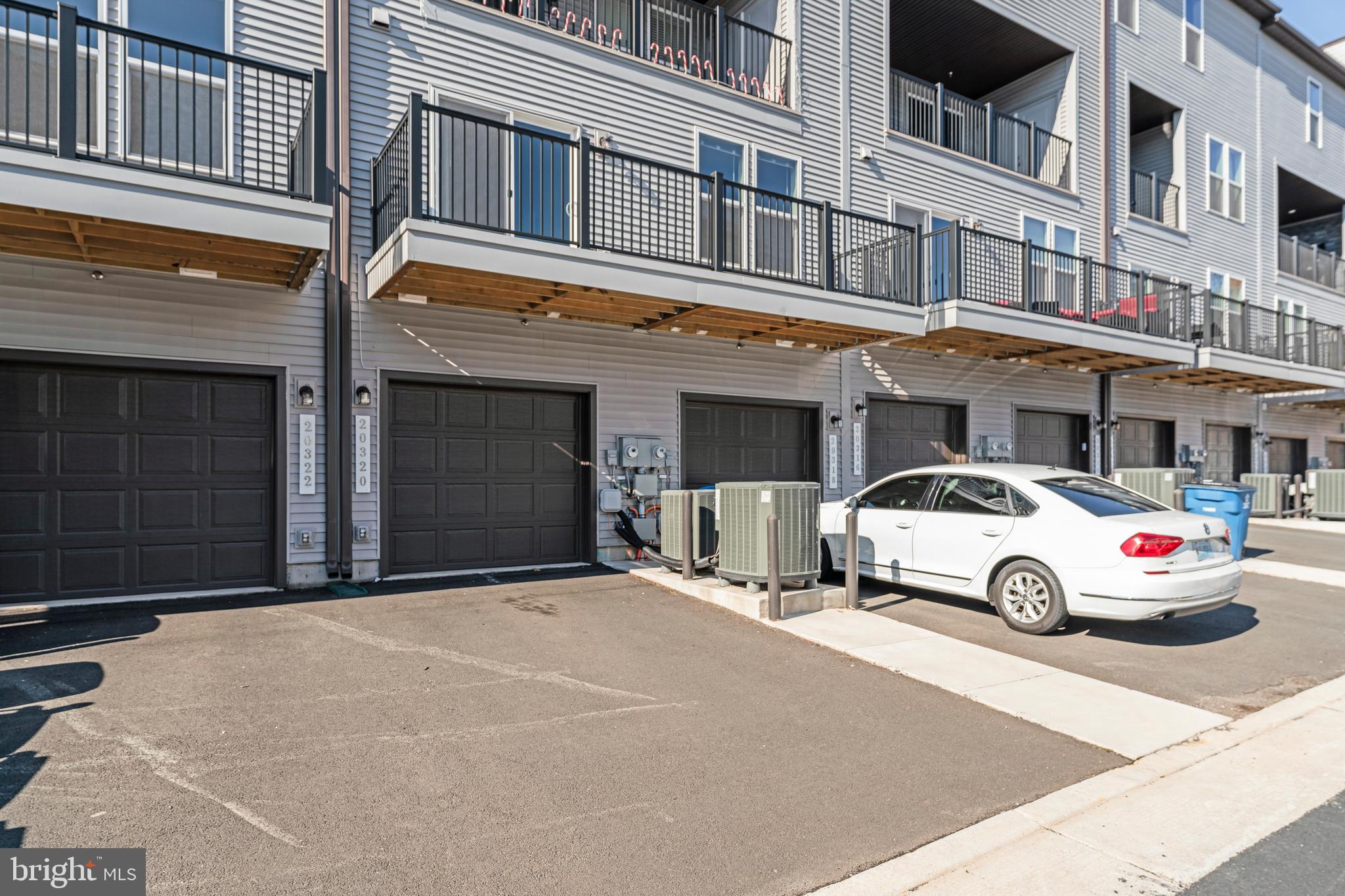 20320 Newfoundland Square Ashburn, VA 20147 - Photo 51 of 53 Rear