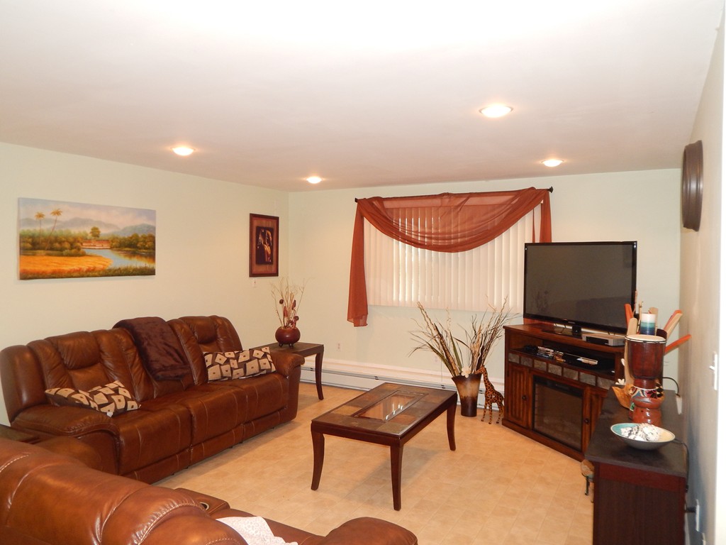 207 Boyden Street Fall River, MA 02721 - Photo 16 of 24