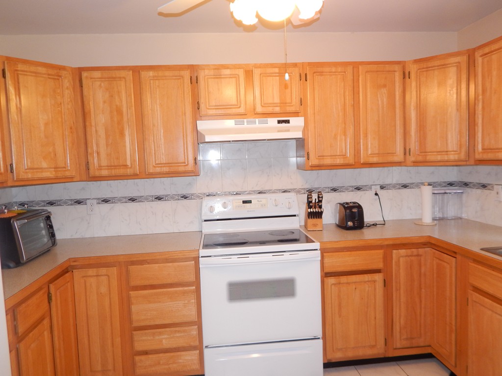 207 Boyden Street Fall River, MA 02721 - Photo 6 of 24