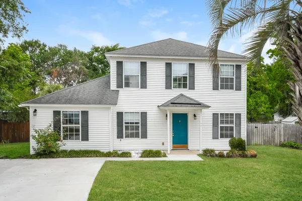 $685,000 | 2054 Willowdale Court, Mount Pleasant, SC 29466