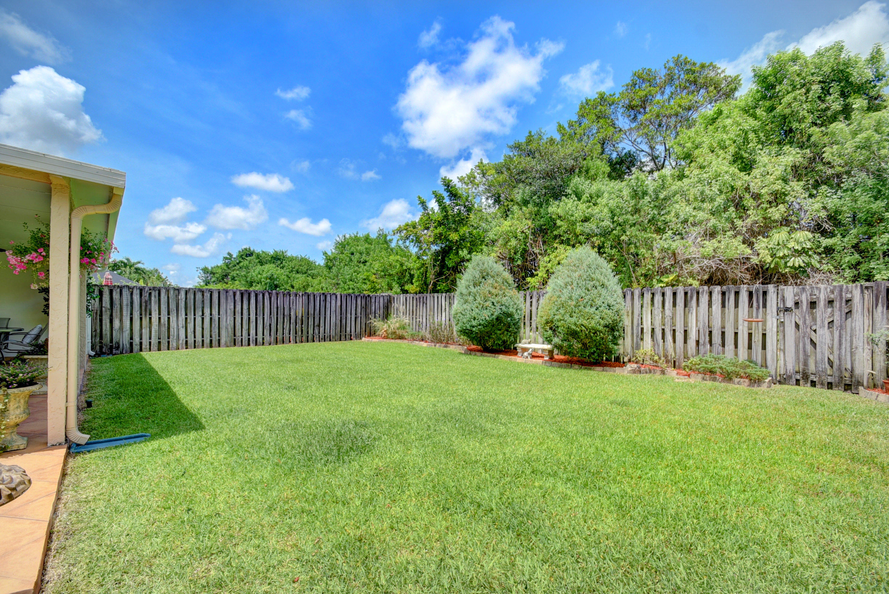 22980 Old Inlet Bridge Drive Boca Raton, FL 33433 - Photo 19 of 19 yard